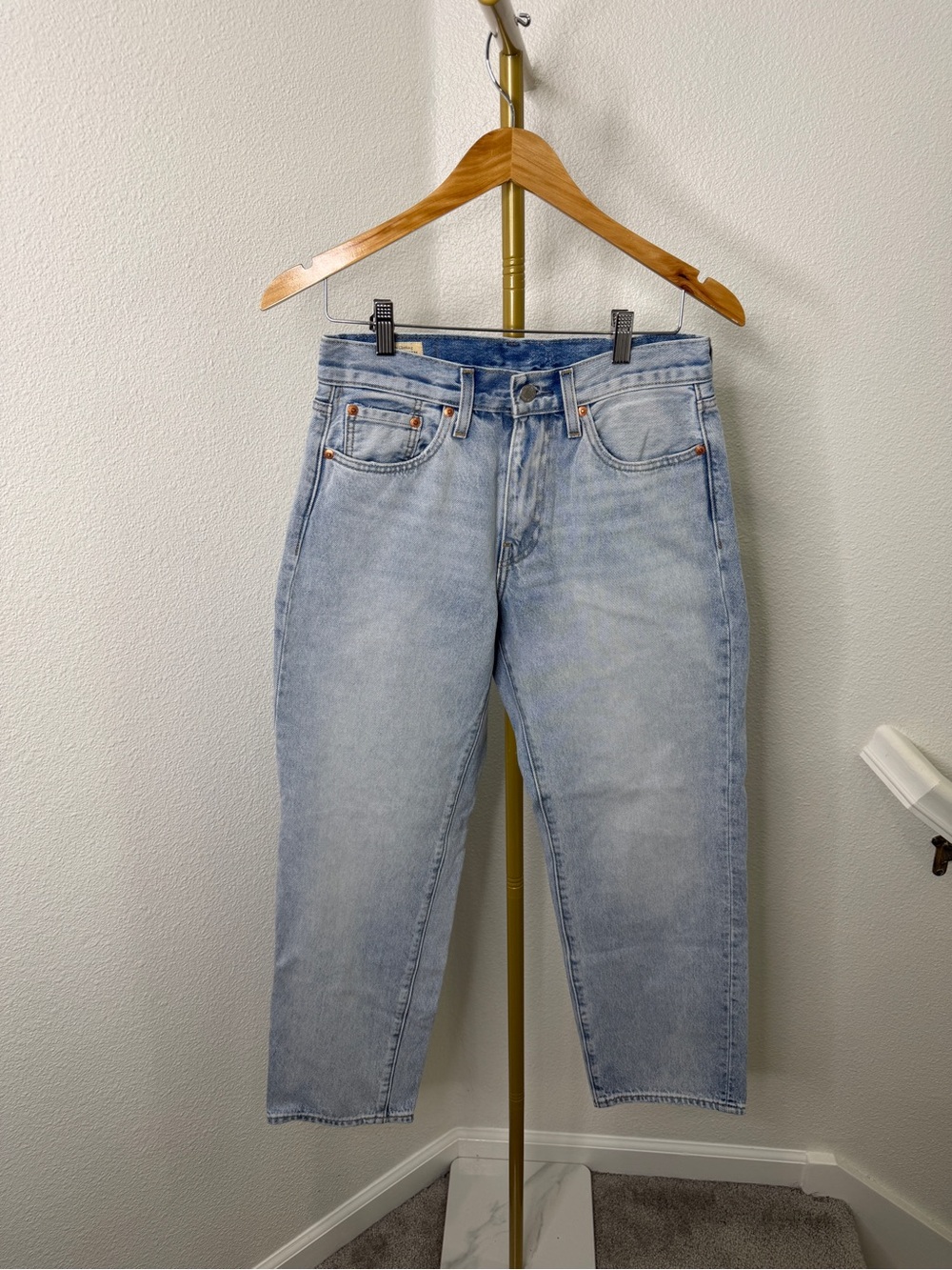 Levi’s Women 568 Loose Straight Jeans Light Wash Denim 28x30